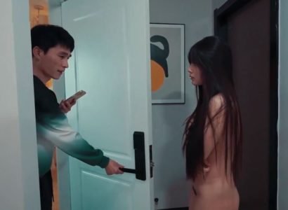 sex mỹ địt mẹ kế Bố chăm sóc bạn gái của con trai khi thấy con trai có bà xã ngon không biết hưởng
